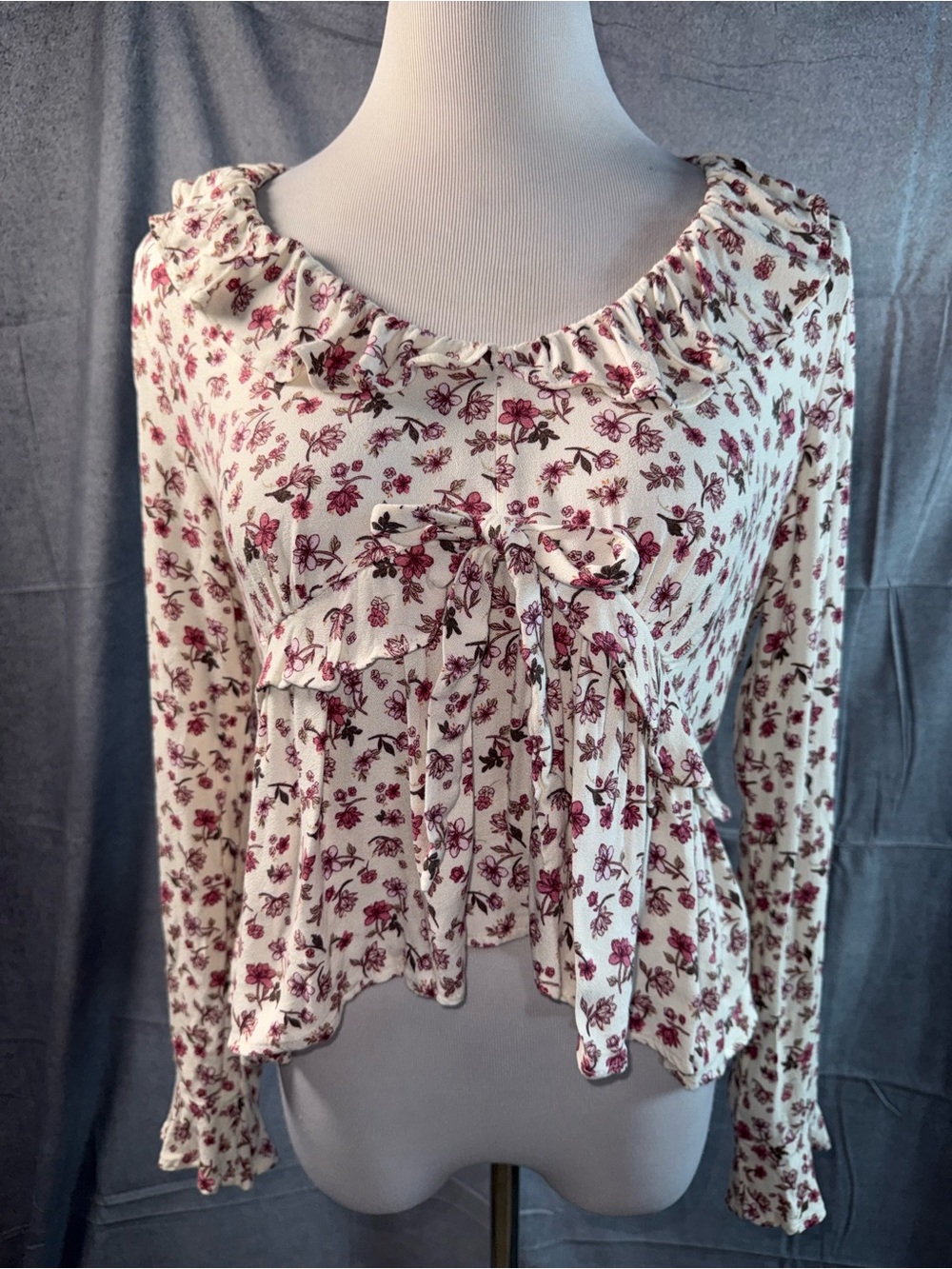 1282-Self E Ruffled Tie-Front Floral Blouse in Cream and Rose